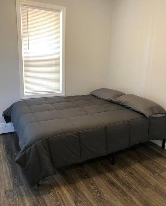 Private 2-Bedroom With Free Parking And Direct Bus To Nyc Manhattan Only 2 Blocks Away Linden Exteriör bild