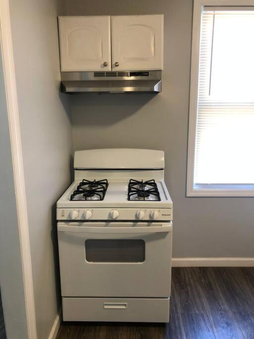 Private 2-Bedroom With Free Parking And Direct Bus To Nyc Manhattan Only 2 Blocks Away Linden Exteriör bild