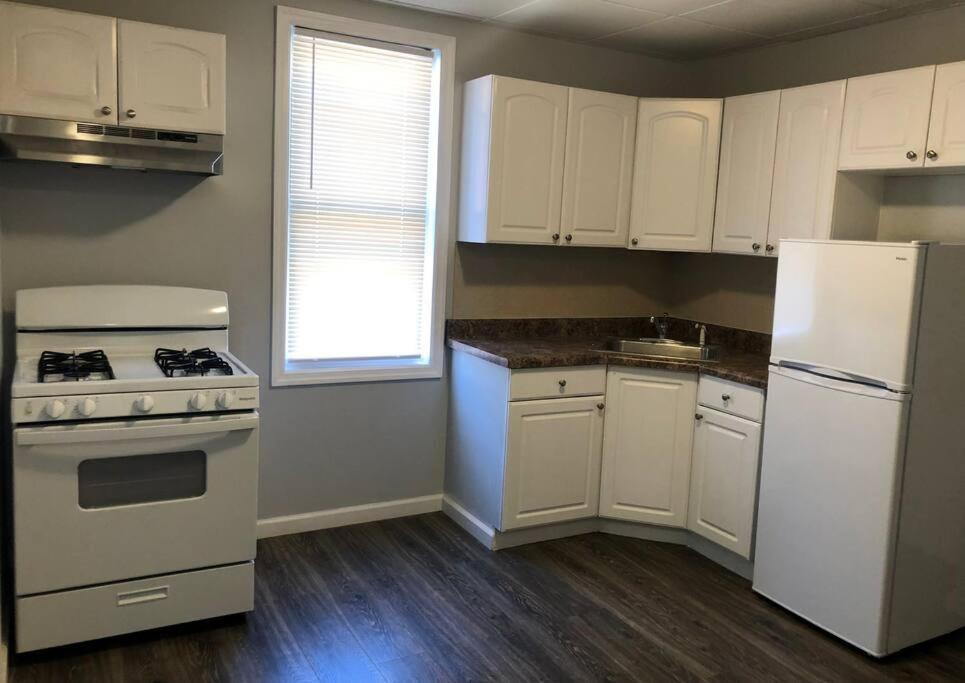 Private 2-Bedroom With Free Parking And Direct Bus To Nyc Manhattan Only 2 Blocks Away Linden Exteriör bild